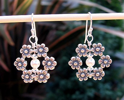 silver flower frame & pearl earrings